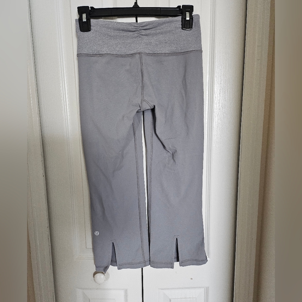 lululemon athletica Gray Activewear Tag Detail - Picture 3 of 7